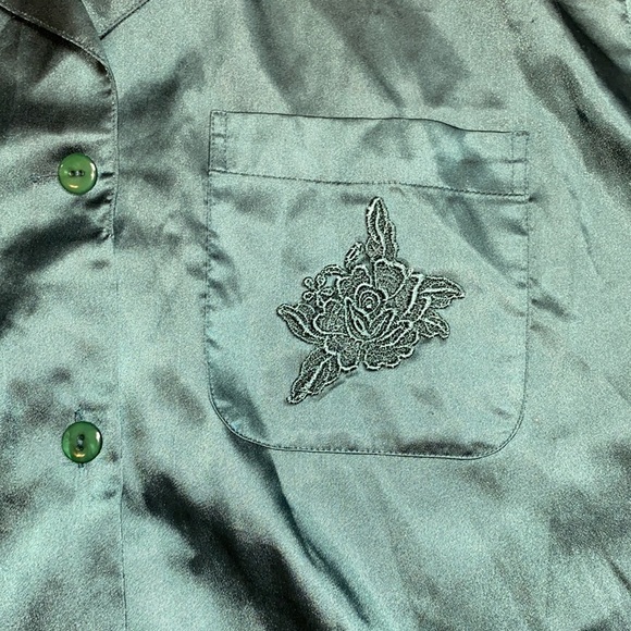 1997 VINTAGE VICTORIAS SECRET EMERALD GREEN SATIN PJ TOP BUTTON UP - Picture 3 of 6